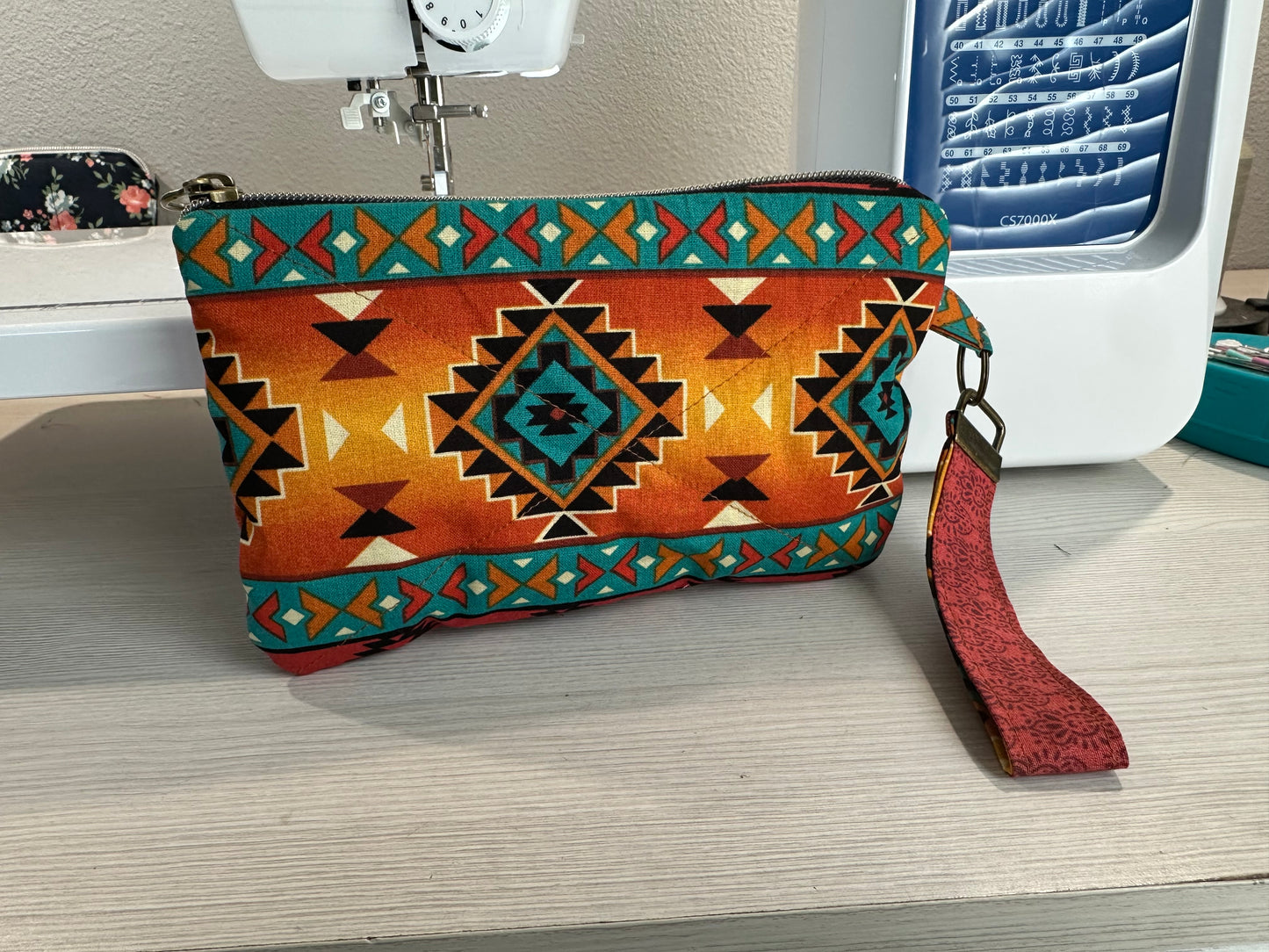 Arizona pouch with wristlet