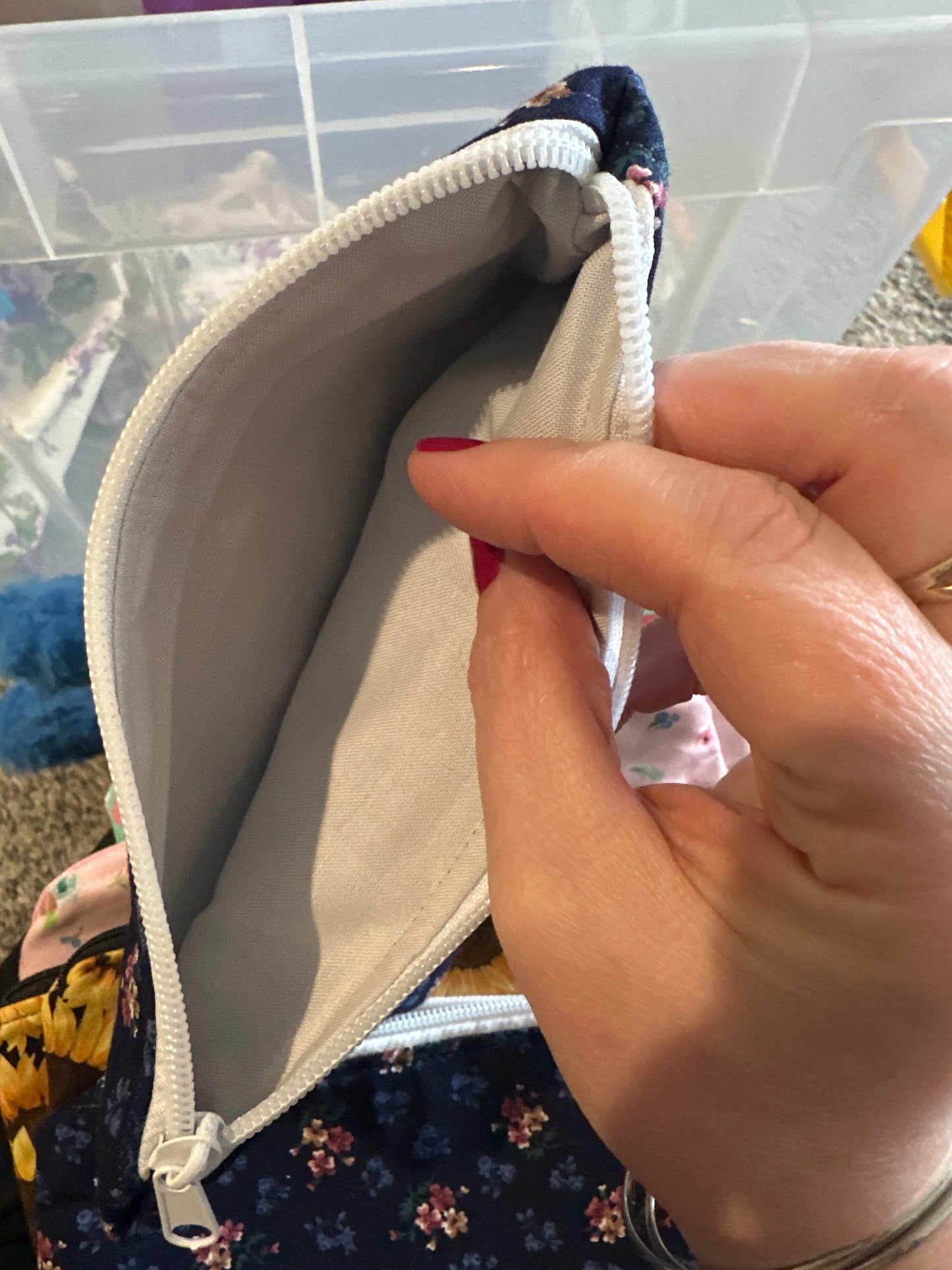 Pinched Zipper flat pouch.