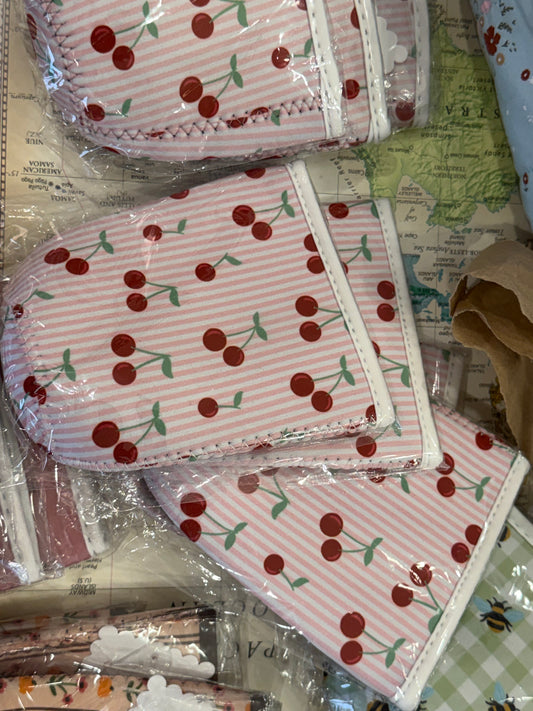 Medium (20-24 oz) cup cozy