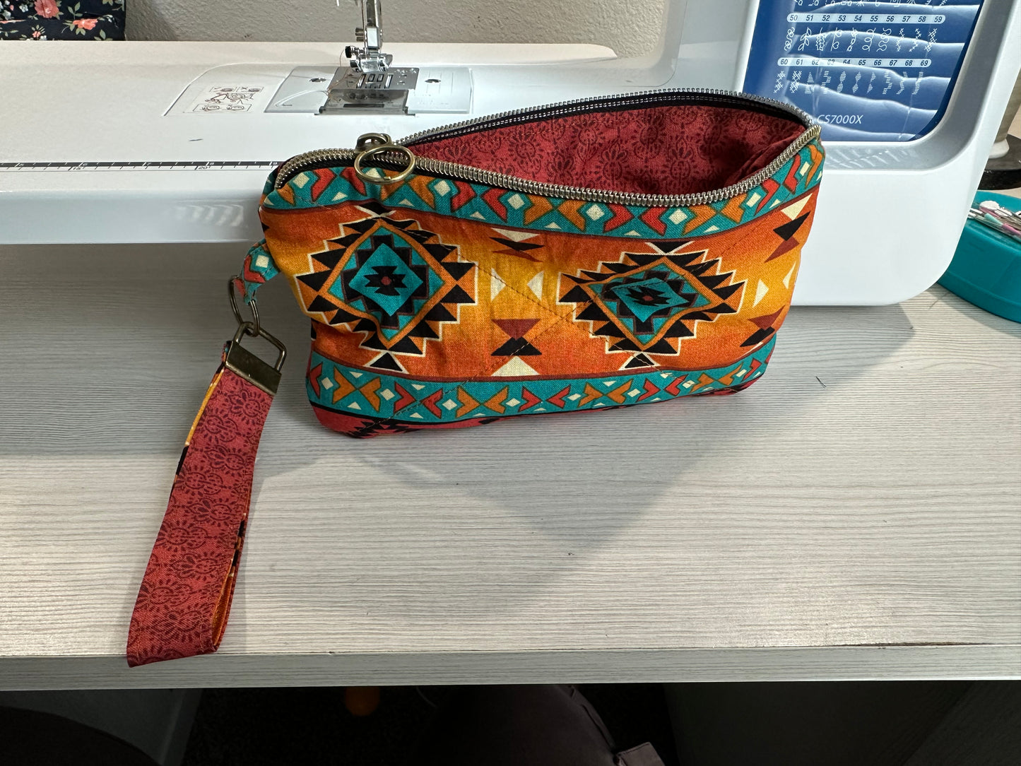 Arizona pouch with wristlet