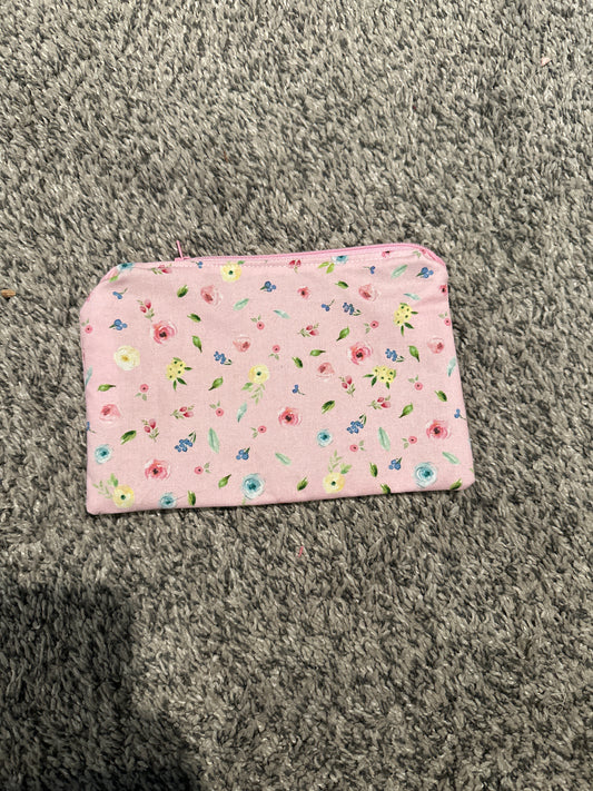 Pinched zipper flat pouch