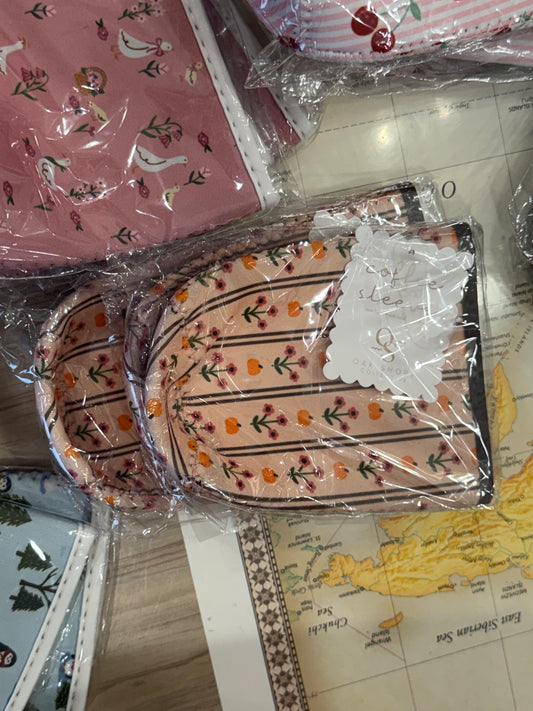 Medium (20-24 oz) cup cozy