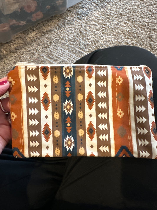 Pinched zipper flat pouch