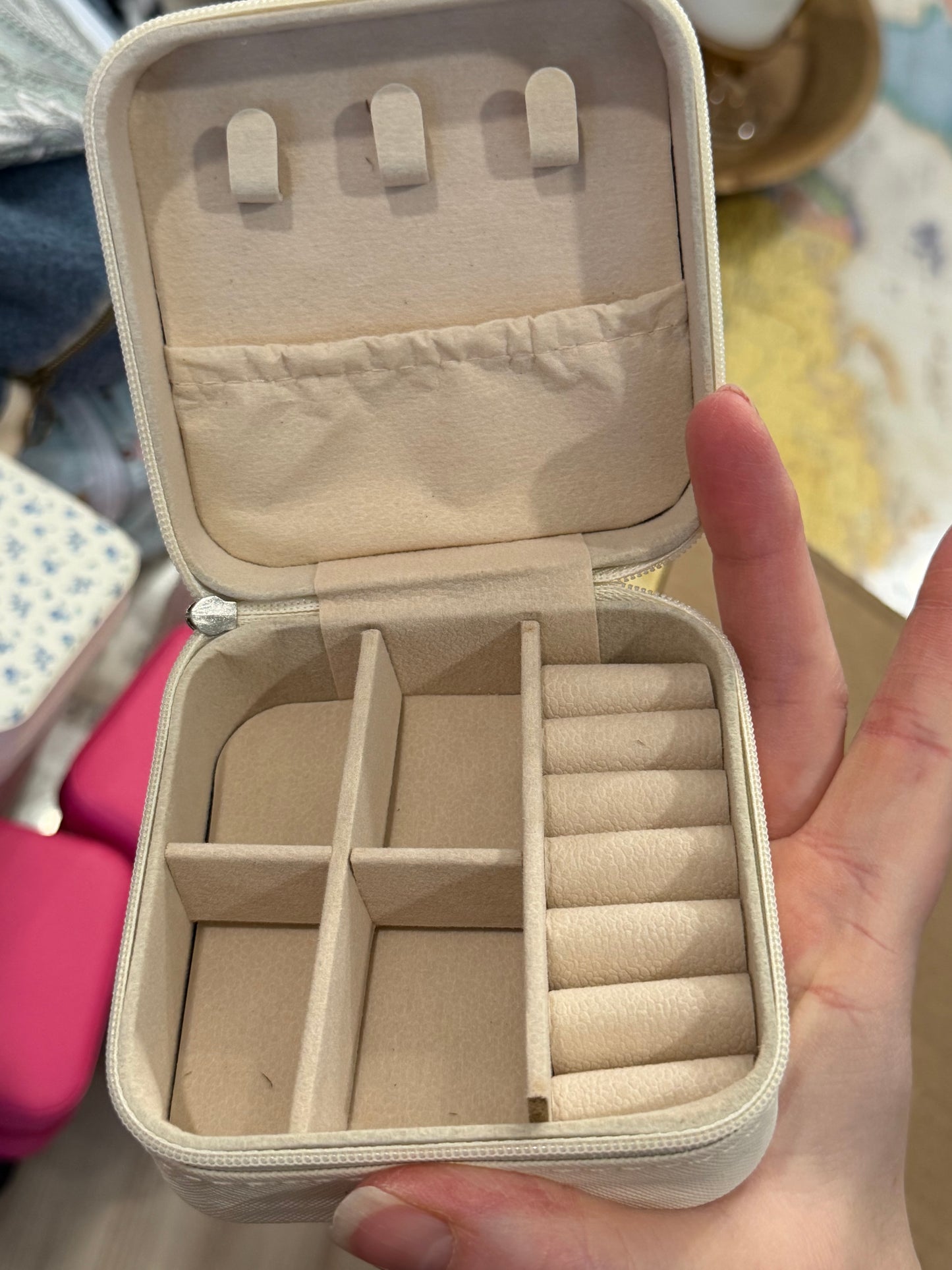 Jewelry travel case