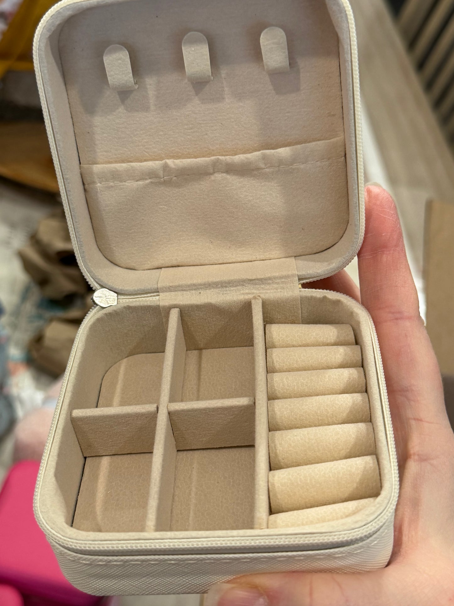 Jewelry travel case